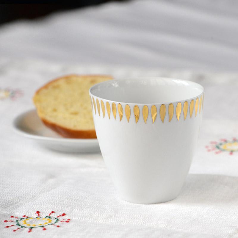 TASSE ASSOIFFÉE, feux follets